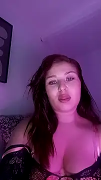 sweety-niyaa online show from February 2, 2026, 9:25 pm