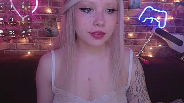 AnnaQuiin online show from February 23, 2026, 2:24 am