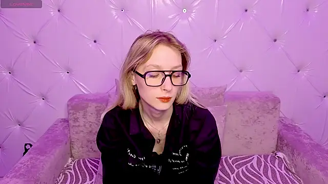 Akiro Kim7 online show from March 24, 2026, 2:00 am