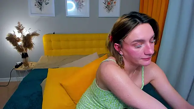 Snapshot of PollyRoseX chatting on February 21, 2026, 7:49 pm PollyRoseX online show from February 21, 2026, 7:49 pm