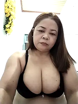 Snapshot of Baby-bigtits2026 chatting on April 15, 2026, 9:37 pm Baby-bigtits2026 online show from April 15, 2026, 9:37 pm