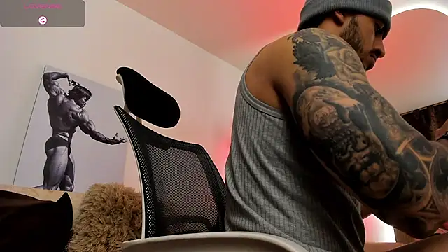 LiamReigns  online show from August 9, 2026, 3:23 am