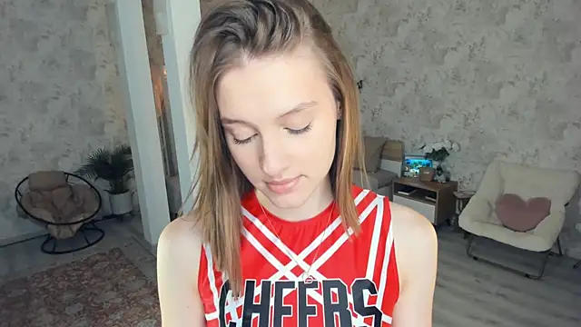Snapshot of LianneBynon chatting on June 23, 2026, 8:45 am LianneBynon online show from June 23, 2026, 8:45 am