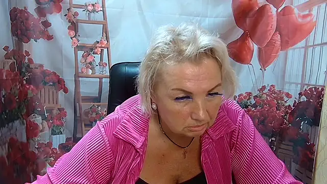 Snapshot of RenataDaster chatting on July 5, 2026, 4:47 pm RenataDaster online show from July 5, 2026, 4:47 pm