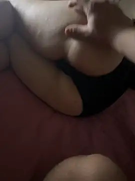 HotCoupleRom online show from February 4, 2026, 9:54 pm