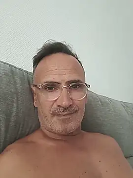 Snapshot of bobo672 chatting on June 4, 2026, 11:48 am bobo672 online show from June 4, 2026, 11:48 am