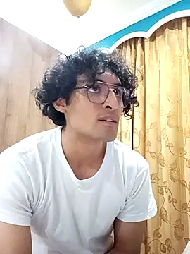 Apolo Men online show from March 13, 2026, 4:39 am