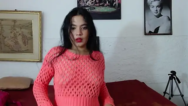 JulianaLopera1 online show from February 3, 2026, 1:38 pm