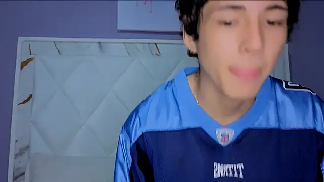 Luca Moon  online show from February 4, 2026, 11:38 am