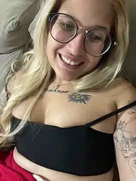 esposatattoo online show from February 6, 2026, 10:50 pm