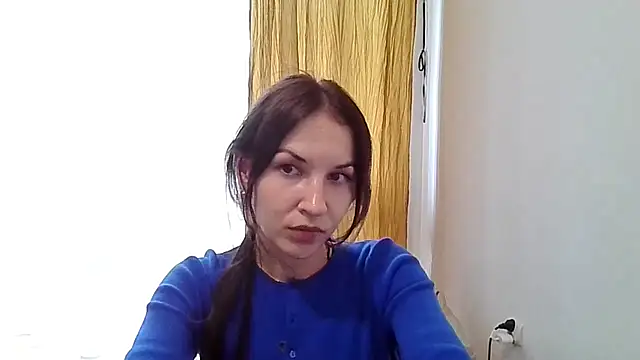 JuliaLovely online show from July 26, 2026, 2:13 pm