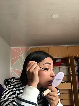 MAVI EC  online show from February 3, 2026, 6:46 pm