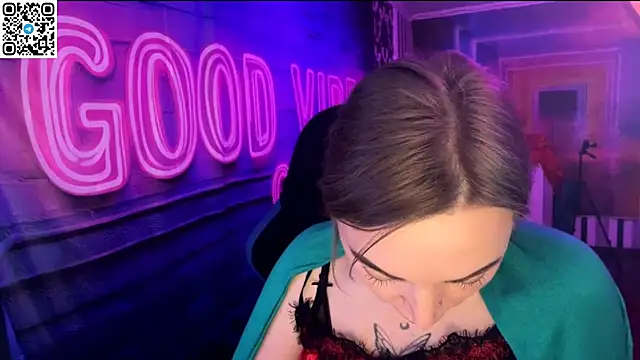 Snapshot of Vellora_ chatting on April 3, 2026, 10:27 pm Vellora online show from April 3, 2026, 10:27 pm