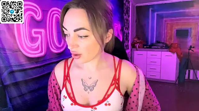 Snapshot of Vellora_ chatting on March 30, 2026, 8:21 pm Vellora online show from March 30, 2026, 8:21 pm