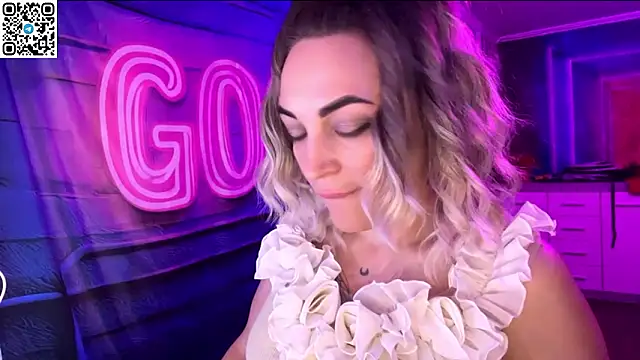 Snapshot of Vellora_ chatting on March 15, 2026, 7:10 pm Vellora online show from March 15, 2026, 7:10 pm