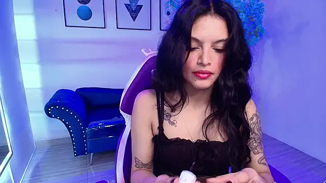 Maddie T18 online show from April 24, 2026, 11:45 am