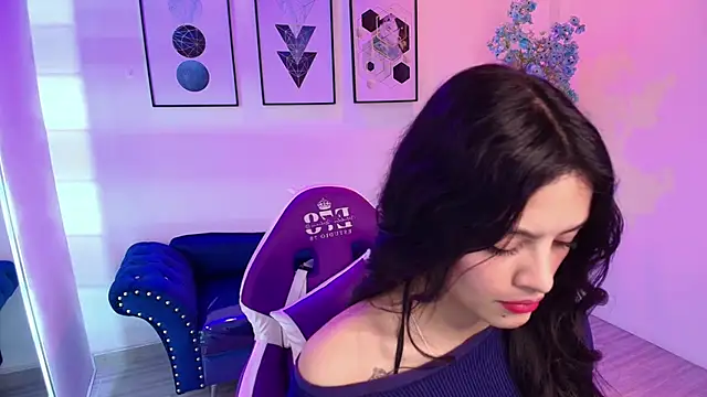 Maddie T18 online show from April 29, 2026, 11:25 am