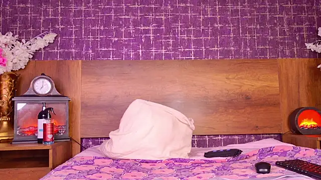 mollyjackson  online show from February 1, 2026, 10:57 am