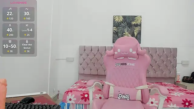 thaliaa smith1 online show from February 21, 2026, 9:50 pm