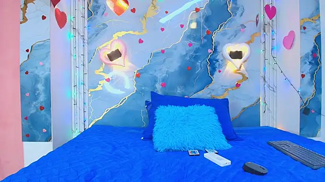 crystal love08 online show from February 26, 2026, 7:36 pm