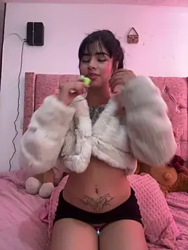 nicky angelyc online show from February 4, 2026, 2:45 pm