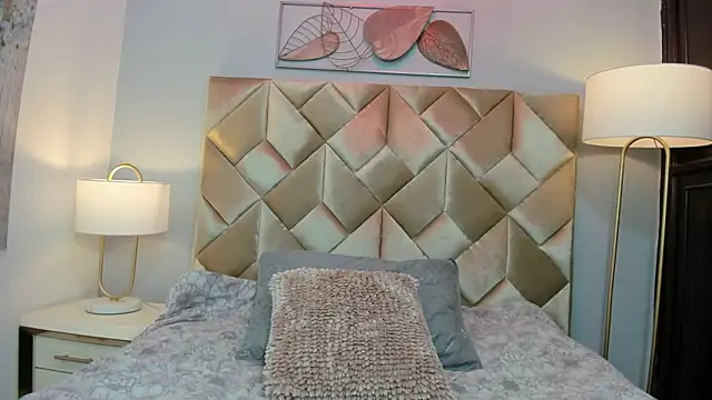 Snapshot of Thalya_Adams chatting on March 10, 2026, 11:47 am Thalya Adams online show from March 10, 2026, 11:47 am