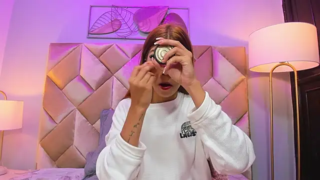 Snapshot of Thalya_Adams chatting on March 15, 2026, 12:23 pm Thalya Adams online show from March 15, 2026, 12:23 pm