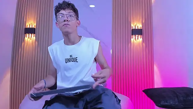 Snapshot of Christopher_Hunter chatting on February 24, 2026, 7:48 pm Christopher Hunter online show from February 24, 2026, 7:48 pm