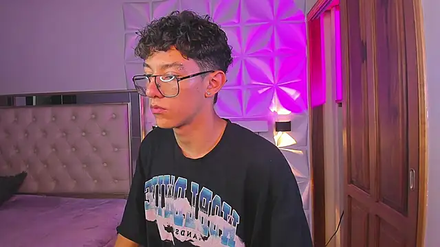 Snapshot of Christopher_Hunter chatting on March 21, 2026, 4:03 am Christopher Hunter online show from March 21, 2026, 4:03 am