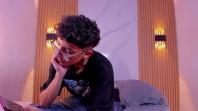 Snapshot of Christopher_Hunter chatting on March 9, 2026, 4:16 am Christopher Hunter online show from March 9, 2026, 4:16 am