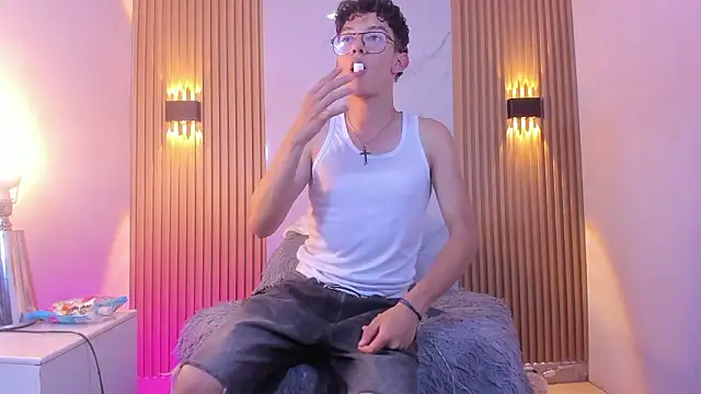 Snapshot of Christopher_Hunter chatting on March 18, 2026, 7:48 pm Christopher Hunter online show from March 18, 2026, 7:48 pm