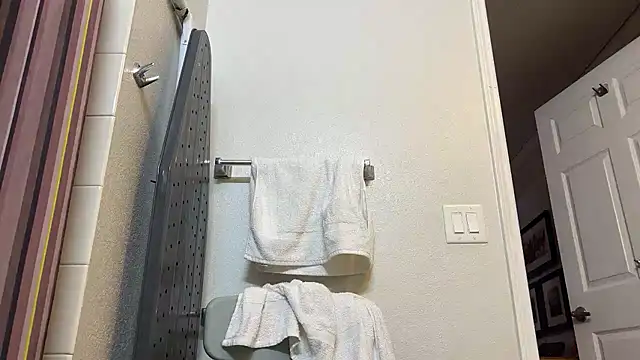 Bigassbottom714 online show from February 9, 2026, 3:04 am