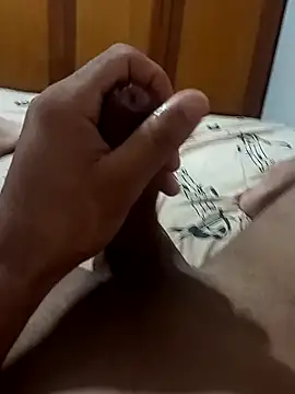 pistoludo21 online show from February 4, 2026, 8:04 pm