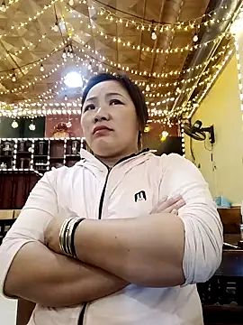 quynhbupbe11 online show from March 26, 2026, 1:09 pm