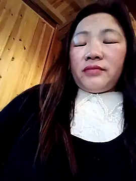 quynhbupbe11 online show from February 6, 2026, 9:27 am