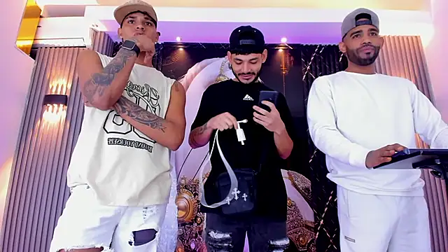 Snapshot of the_knights_of_the_night chatting on February 13, 2026, 4:34 am the knights of the night online show from February 13, 2026, 4:34 am