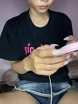 siting00 online show from June 23, 2026, 3:32 pm