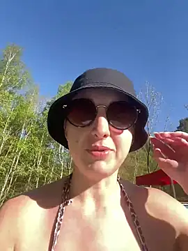 PicNic69x online show from April 25, 2026, 3:53 pm
