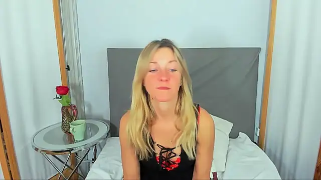 MileyXStar online show from February 23, 2026, 9:37 pm