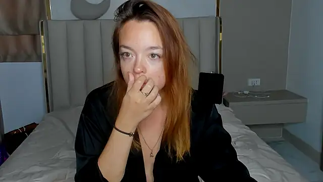 Snapshot of stellaa_quenn chatting on March 16, 2026, 12:18 am stellaa quenn online show from March 16, 2026, 12:18 am