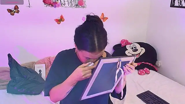 Snapshot of Kristin___ chatting on February 28, 2026, 2:55 am Kristin online show from February 28, 2026, 2:55 am