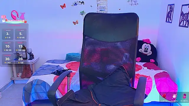 Snapshot of Kristin___ chatting on February 25, 2026, 3:07 am Kristin online show from February 25, 2026, 3:07 am