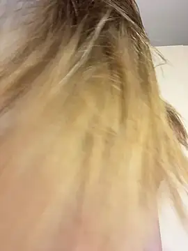 Snapshot of ElizabethSin chatting on February 15, 2026, 4:13 am ElizabethSin online show from February 15, 2026, 4:13 am