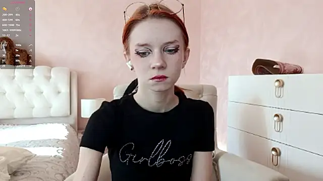 Snapshot of TarynPalek chatting on March 4, 2026, 6:54 am TarynPalek online show from March 4, 2026, 6:54 am