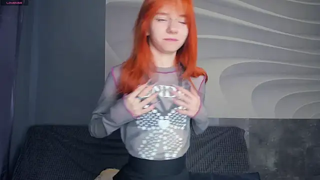 TarynPalek online show from April 26, 2026, 7:38 am
