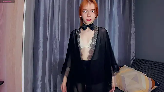 TarynPalek online show from April 23, 2026, 7:04 am