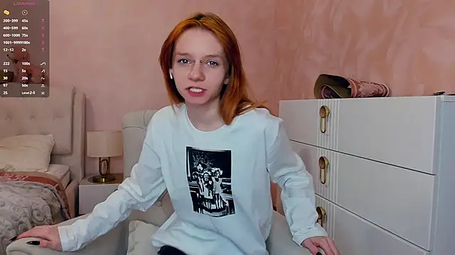 Snapshot of TarynPalek chatting on March 10, 2026, 7:34 am TarynPalek online show from March 10, 2026, 7:34 am