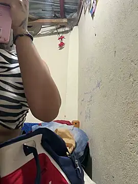 Niki adams001 online show from February 1, 2026, 10:52 pm