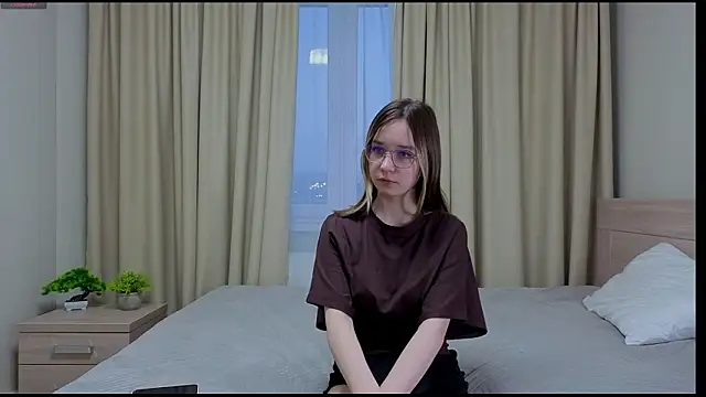 Snapshot of alorenna chatting on March 17, 2026, 3:15 pm alorenna online show from March 17, 2026, 3:15 pm