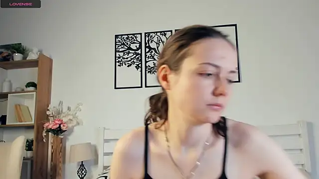 MalvinaTrafford online show from April 23, 2026, 8:21 pm